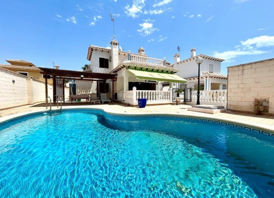 Återförsäljning - Fristående villa -
Orihuela Costa - La Zenia