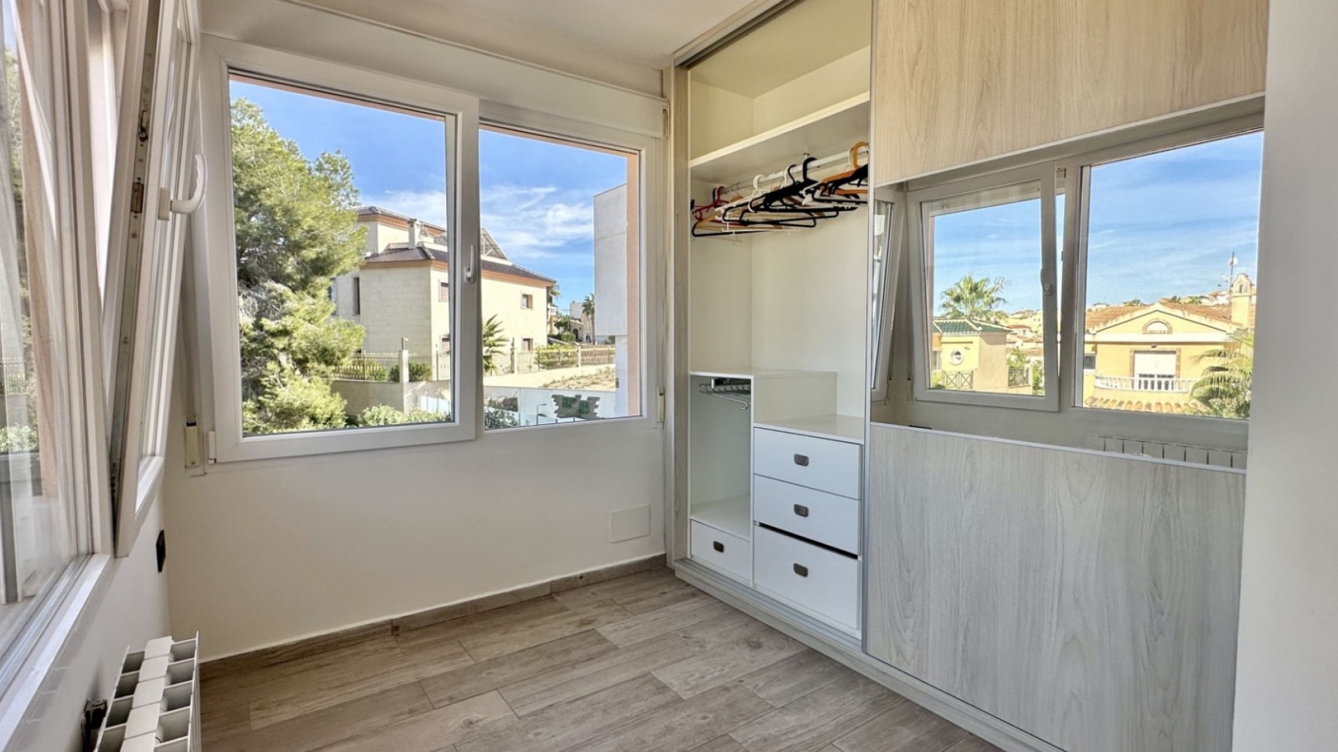 Återförsäljning - Fristående villa -
Orihuela Costa - Las Filipinas