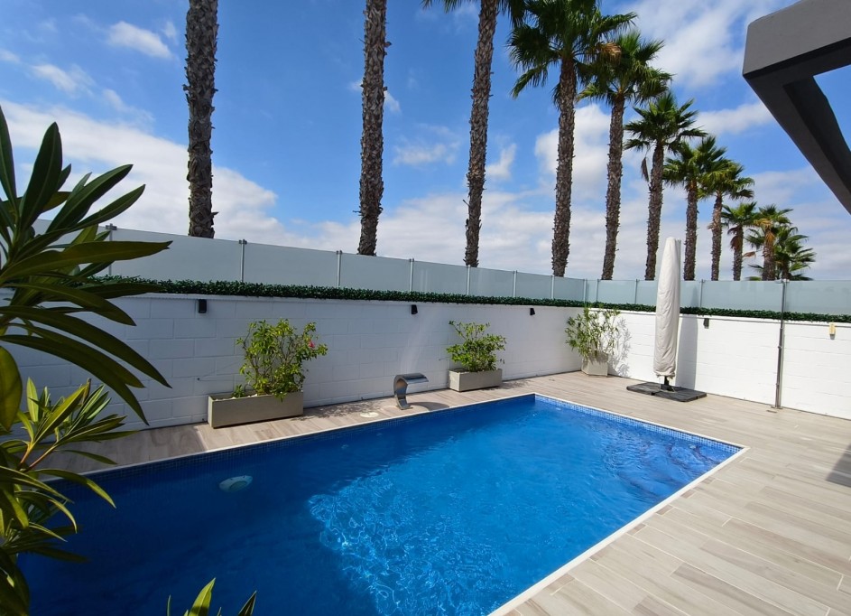 Återförsäljning - Fristående villa -
Orihuela Costa - Lomas de Cabo Roig
