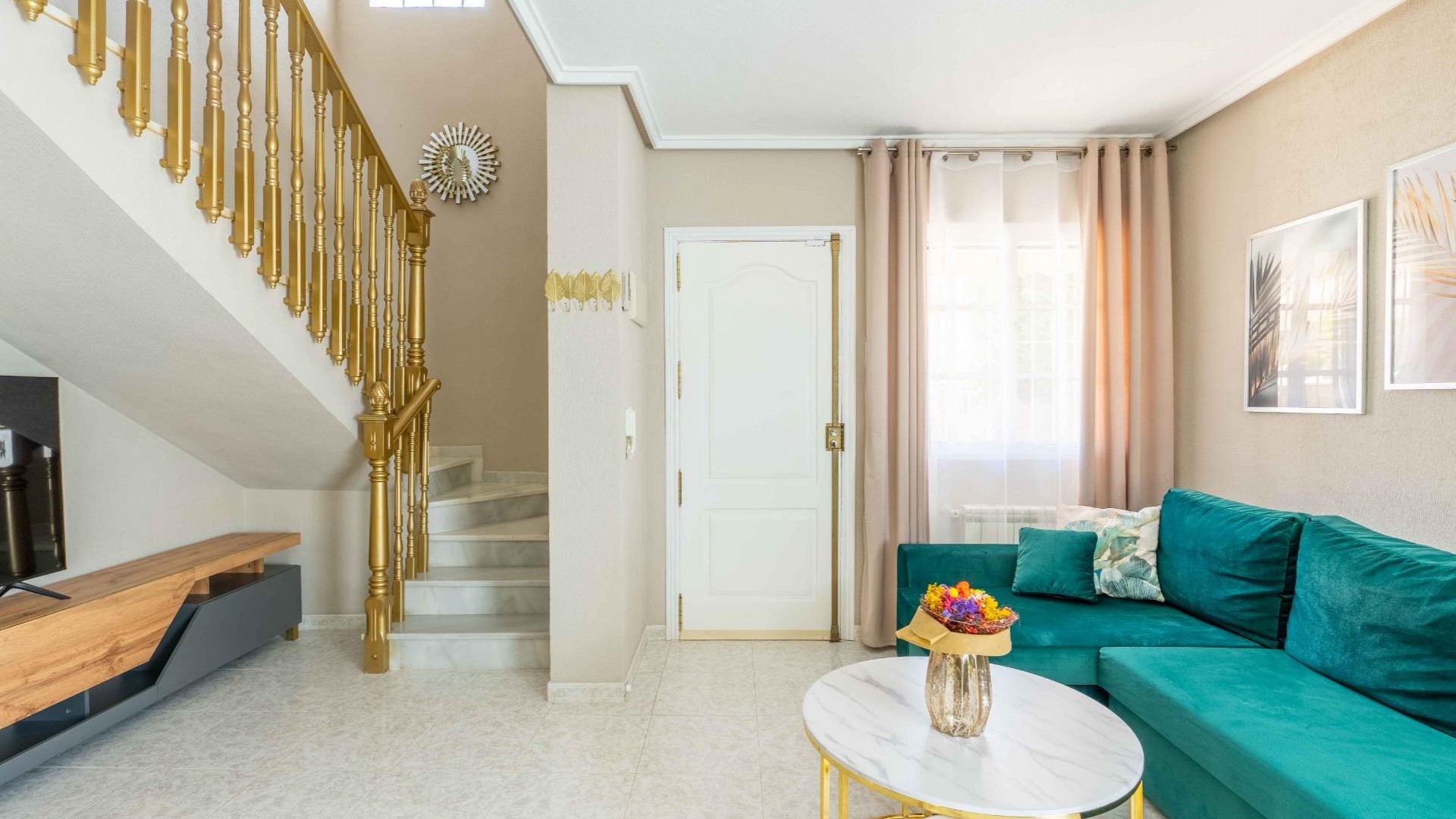 Återförsäljning - Fristående villa -
Orihuela Costa - Punta Prima