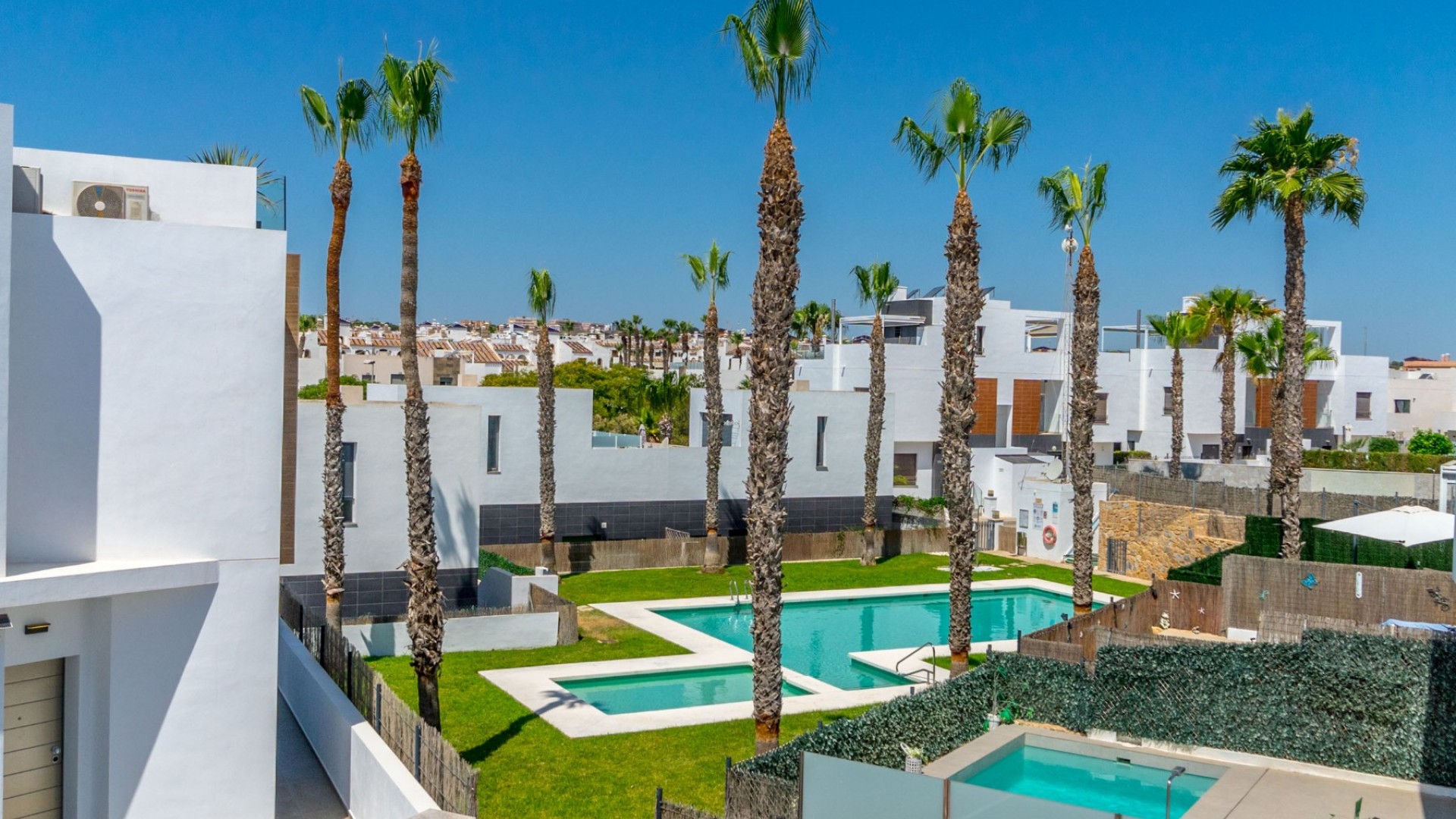 Återförsäljning - Fristående villa -
Orihuela Costa - Villamartín