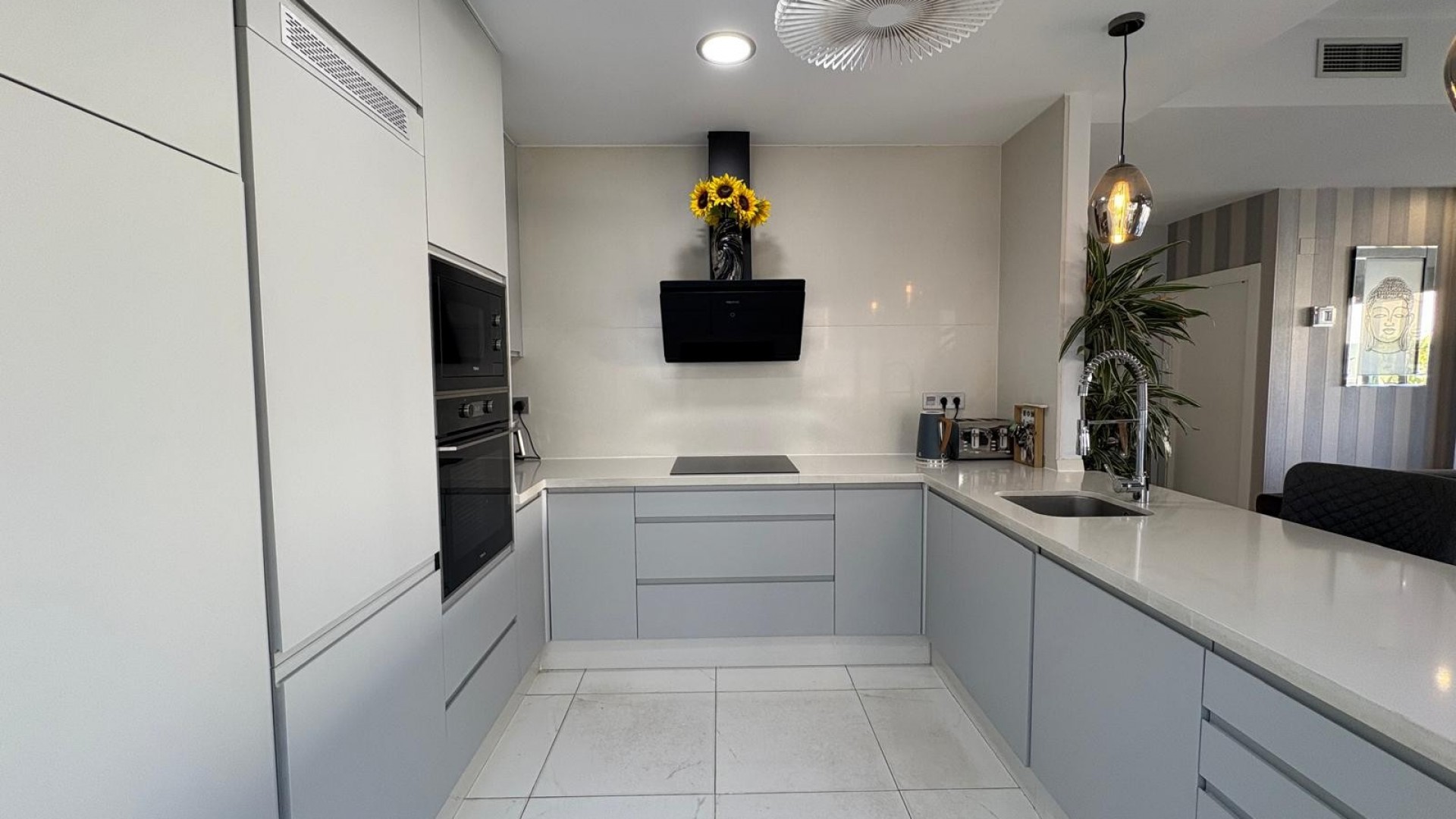 Återförsäljning - Fristående villa -
Orihuela Costa - Villamartín