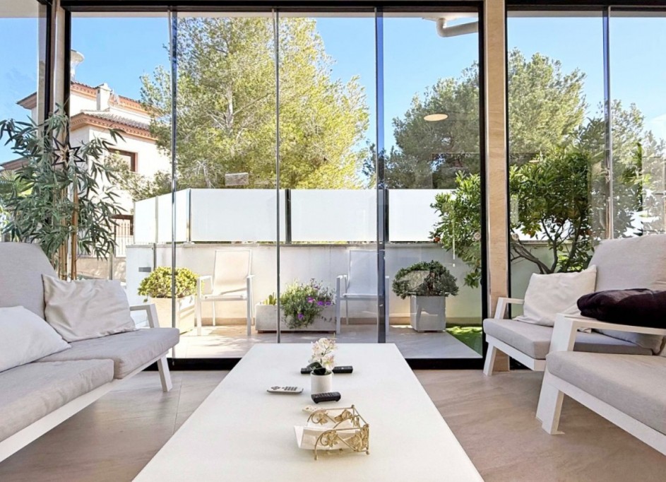 Återförsäljning - Fristående villa -
Orihuela Costa - Villamartín