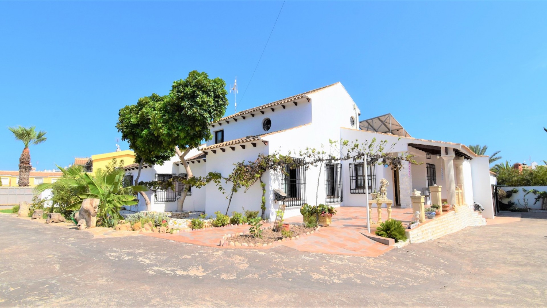 Återförsäljning - Fristående villa -
Orihuela Costa - Villamartin