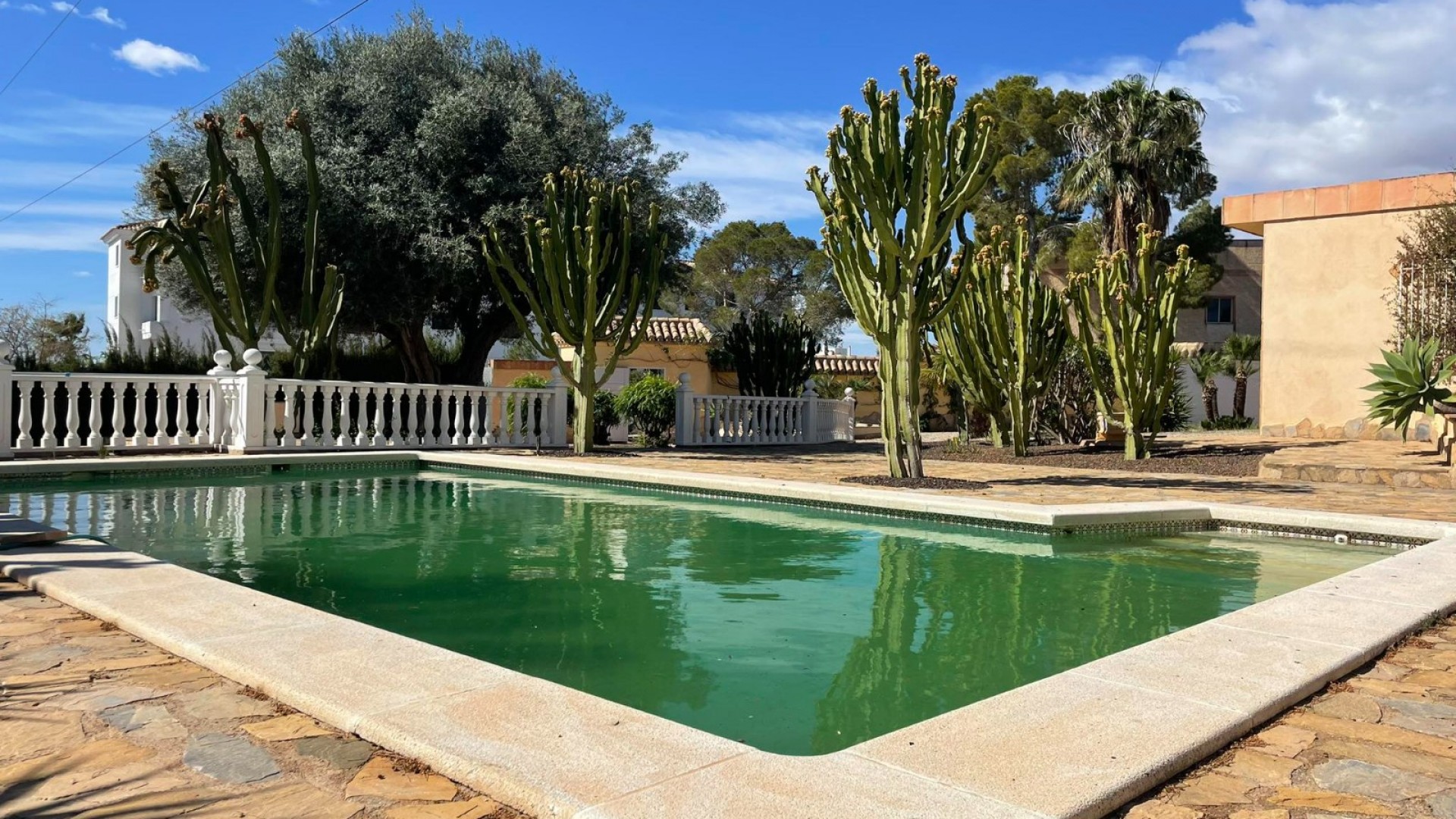 Återförsäljning - Fristående villa -
Orihuela Costa - Villamartín