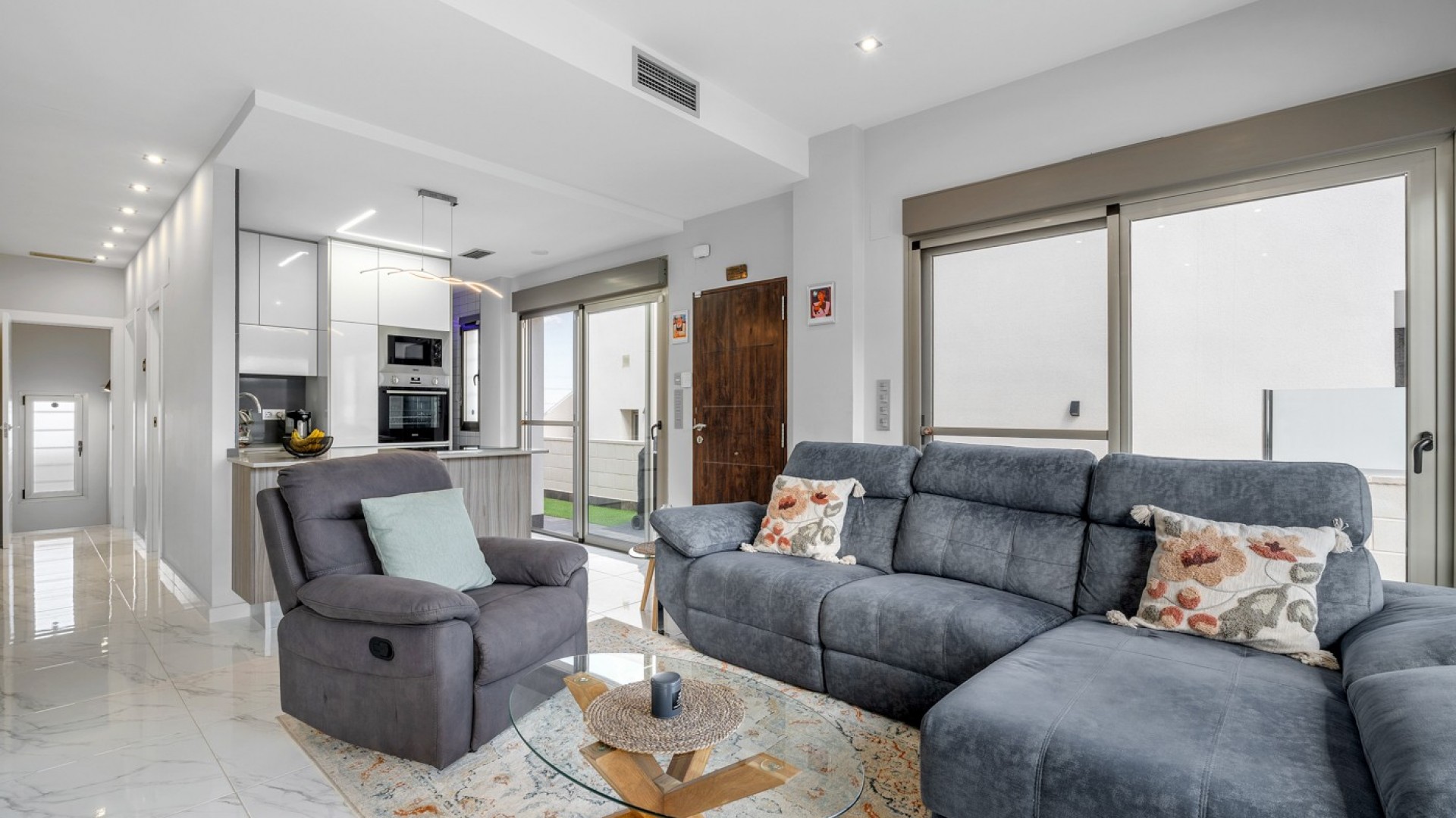 Återförsäljning - Fristående villa -
Orihuela Costa - Villamartin*