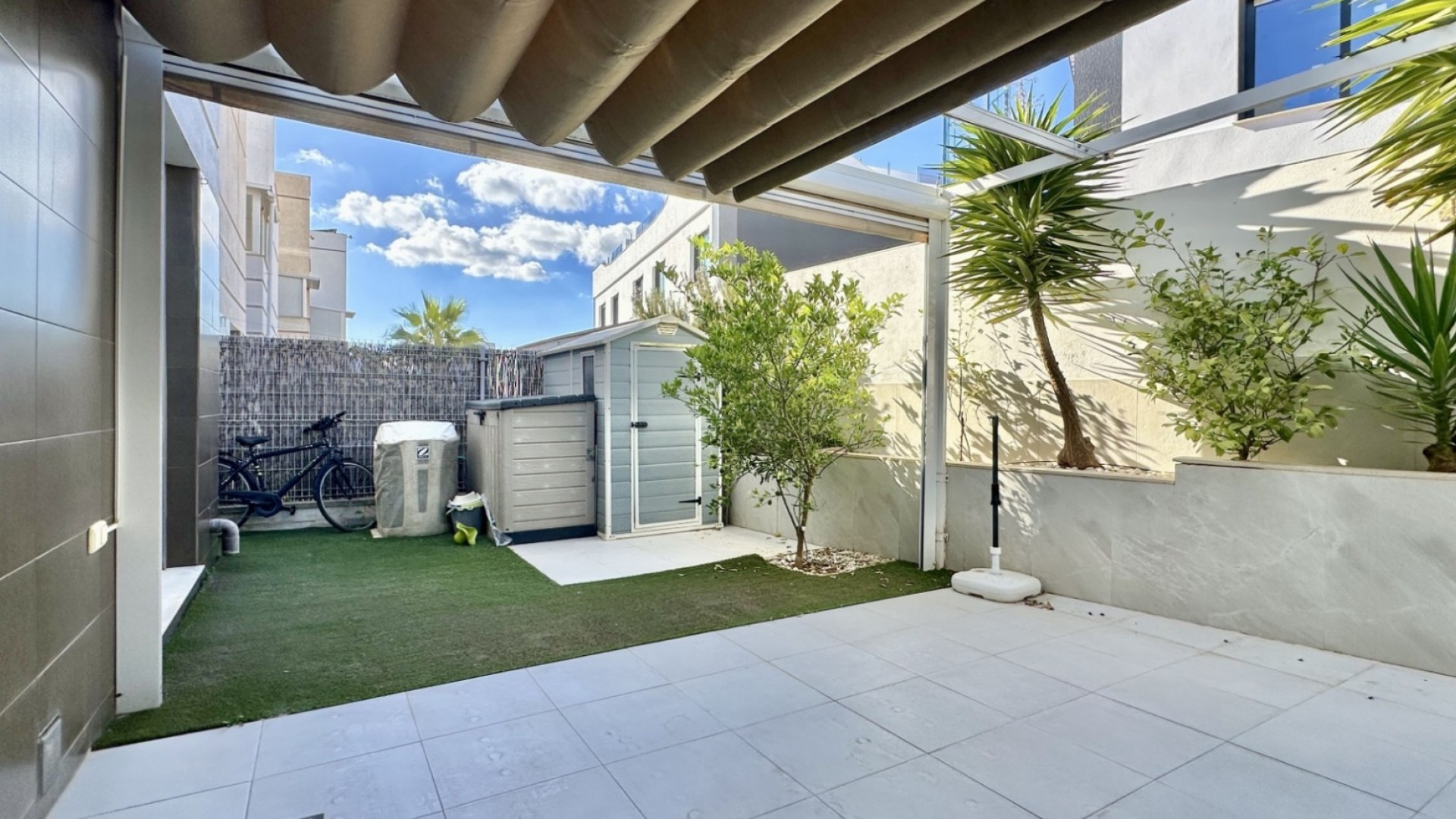 Återförsäljning - Fristående villa -
Orihuela Costa