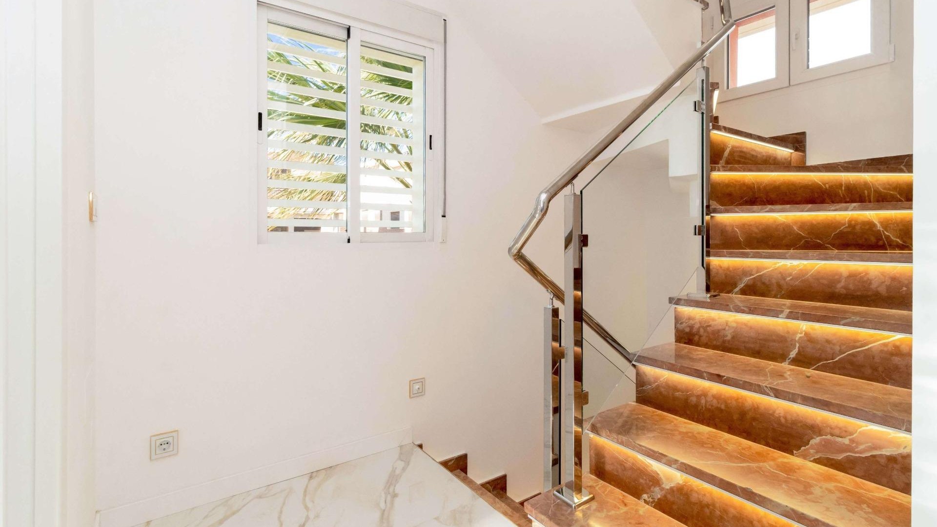 Återförsäljning - Fristående villa -
Orihuela Costa