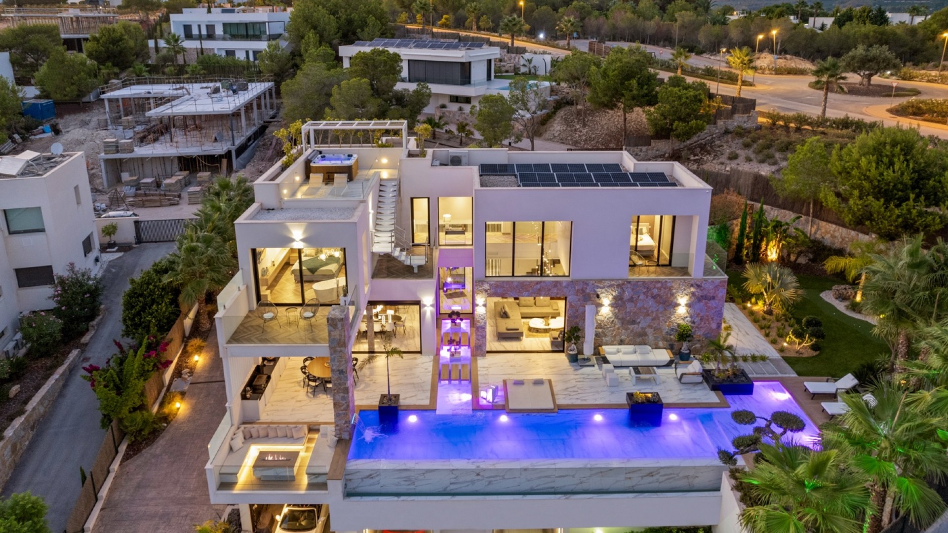 Återförsäljning - Fristående villa -
Orihuela - Las Colinas Golf