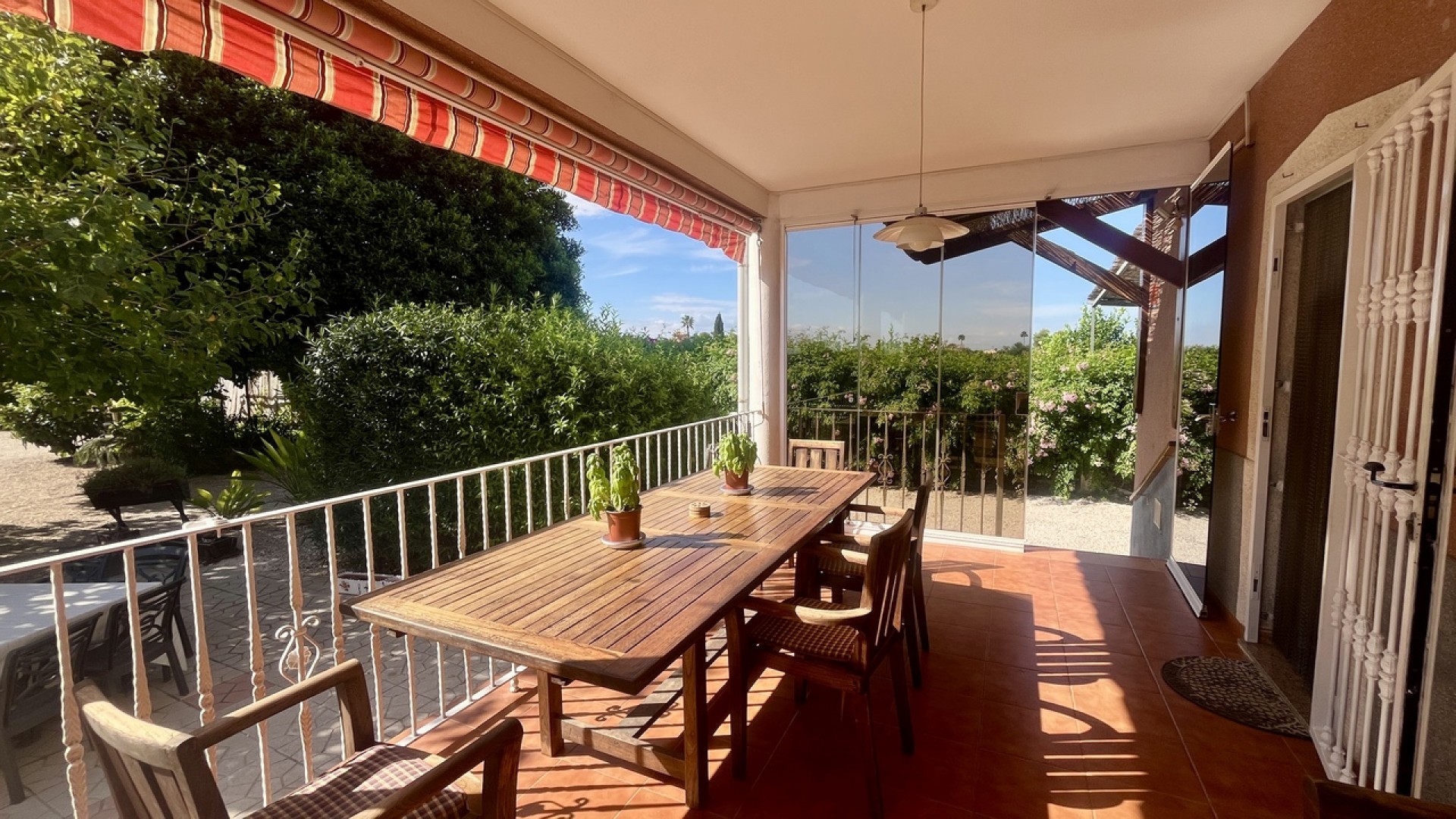 Återförsäljning - Fristående villa -
Orihuela