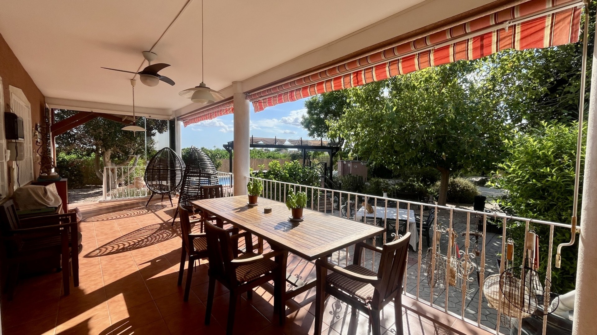 Återförsäljning - Fristående villa -
Orihuela