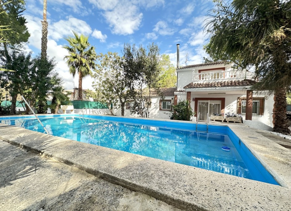Återförsäljning - Fristående villa -
Orihuela