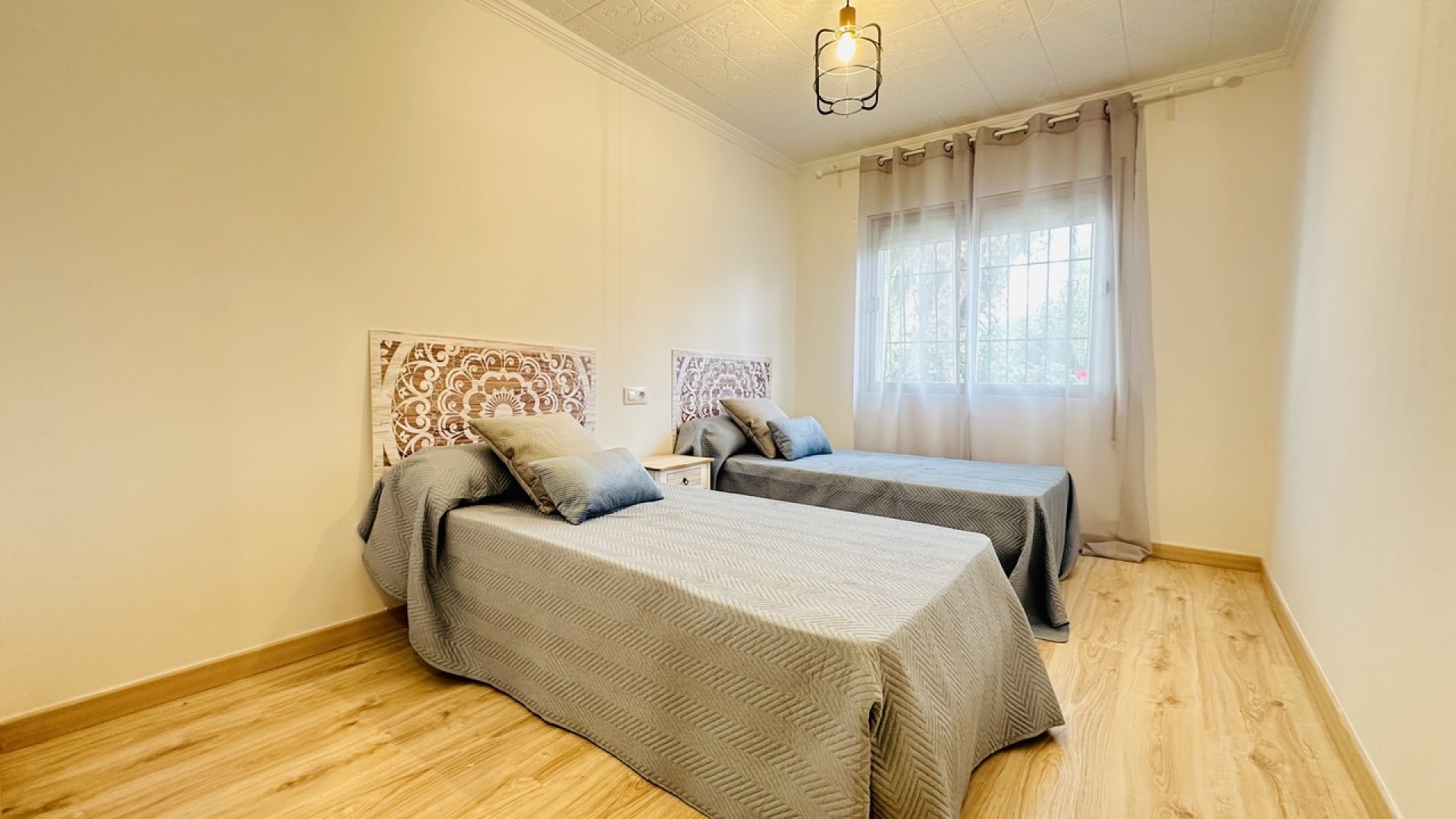 Återförsäljning - Fristående villa -
Orihuela