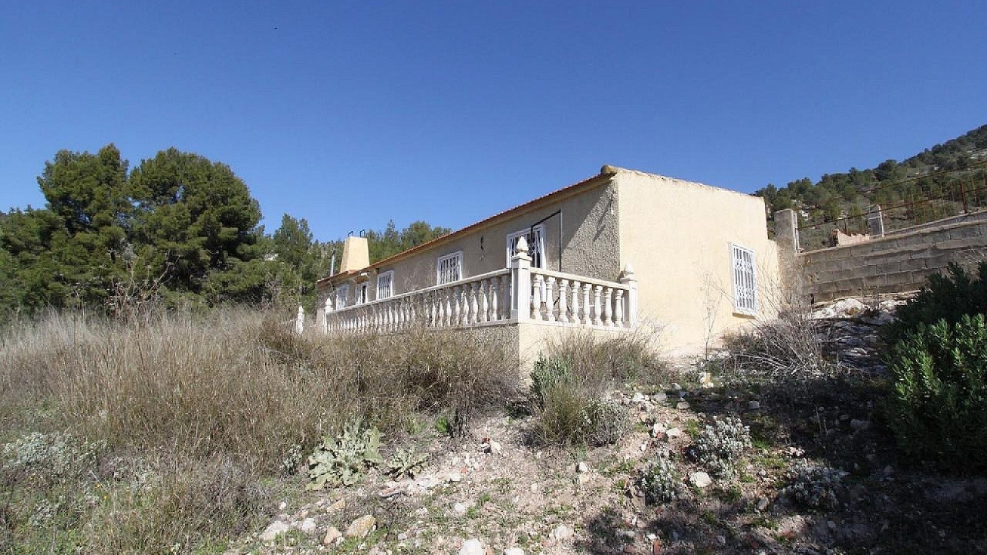 Återförsäljning - Fristående villa -
Petrer