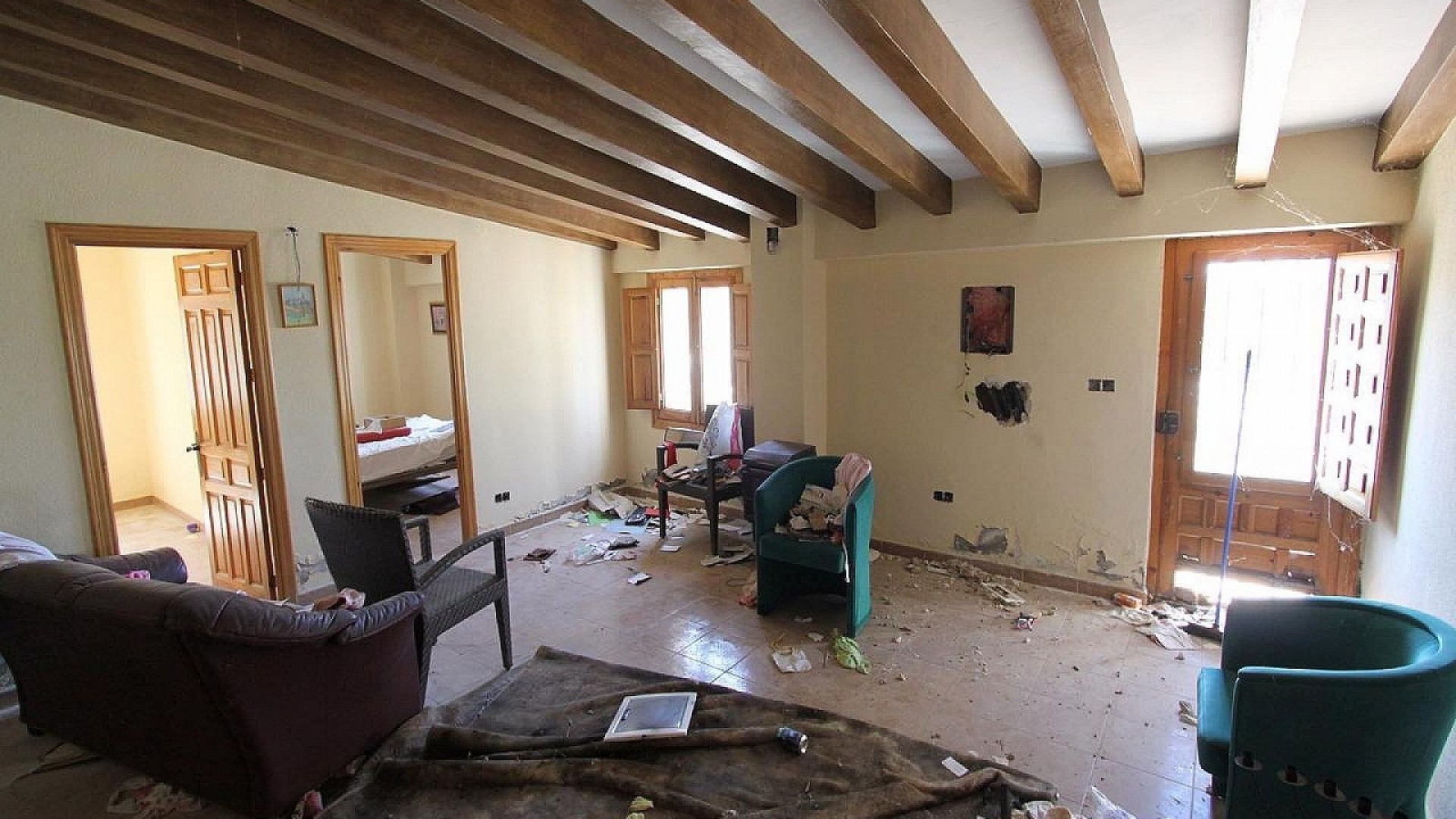 Återförsäljning - Fristående villa -
Petrer