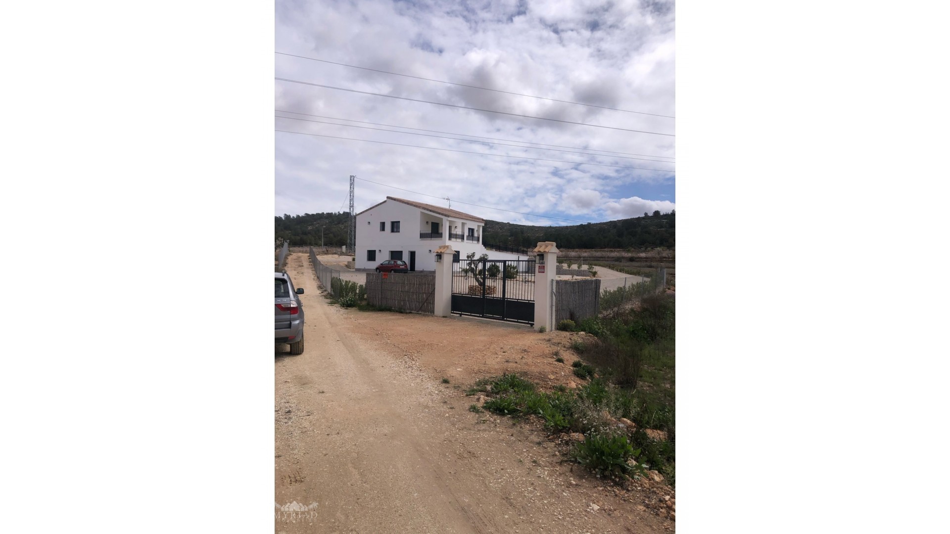 Återförsäljning - Fristående villa -
Pinoso - Pinoso Alicante