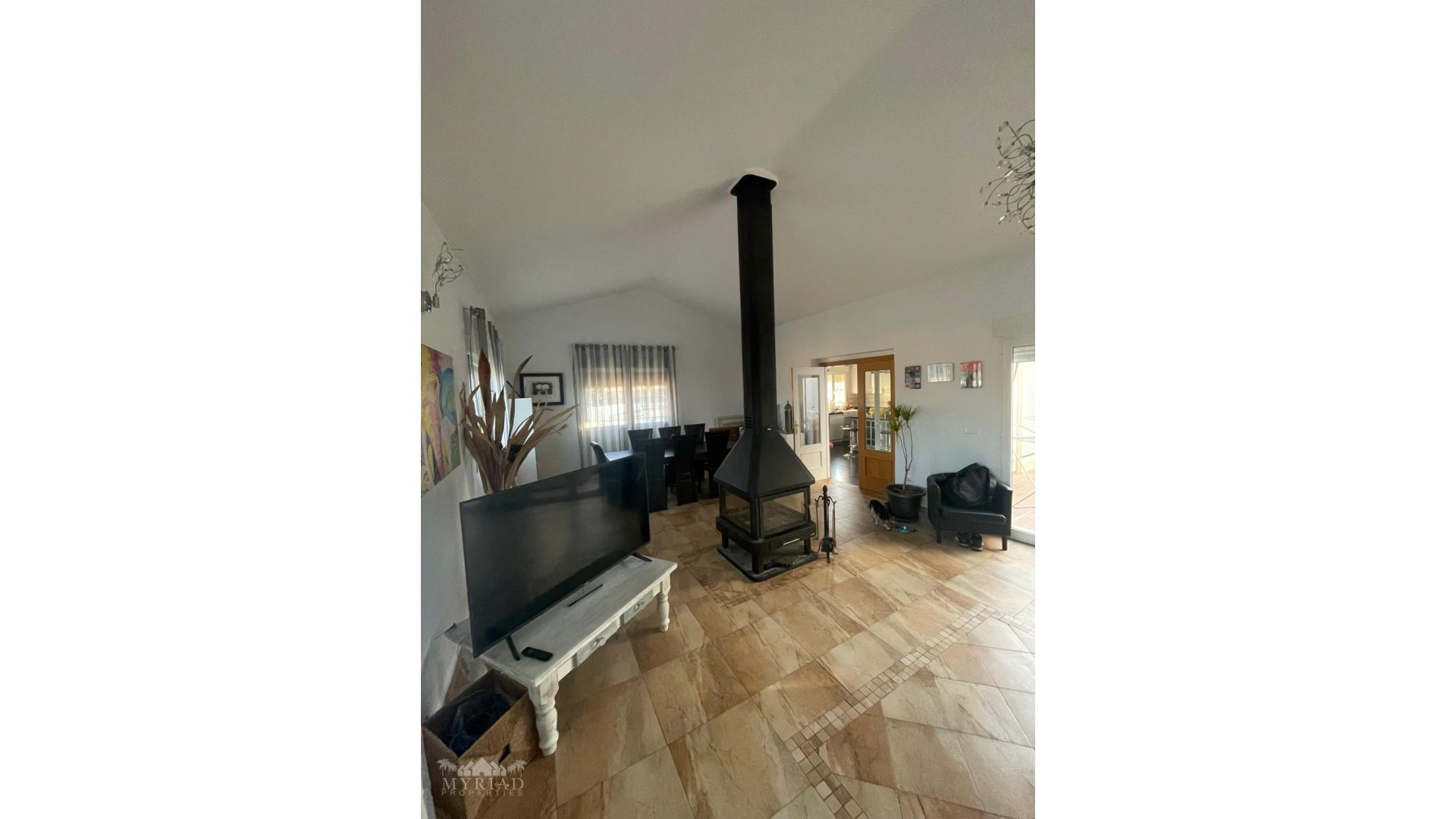 Återförsäljning - Fristående villa -
Pinoso - Pinoso Alicante