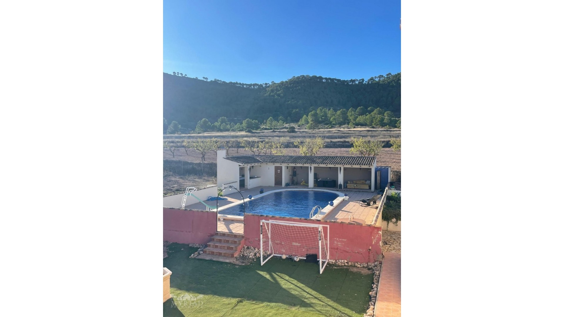 Återförsäljning - Fristående villa -
Pinoso - Pinoso Alicante