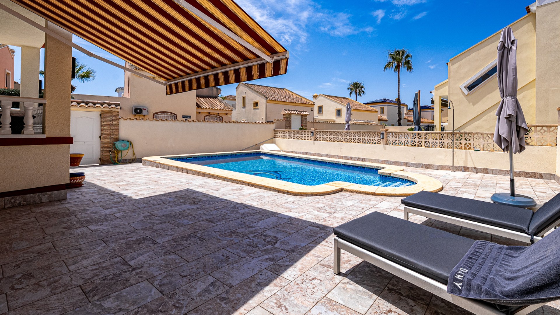 Återförsäljning - Fristående villa -
Playa Flamenca - Montilla