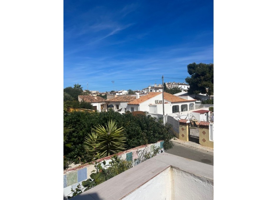 Återförsäljning - Fristående villa -
Punta Prima