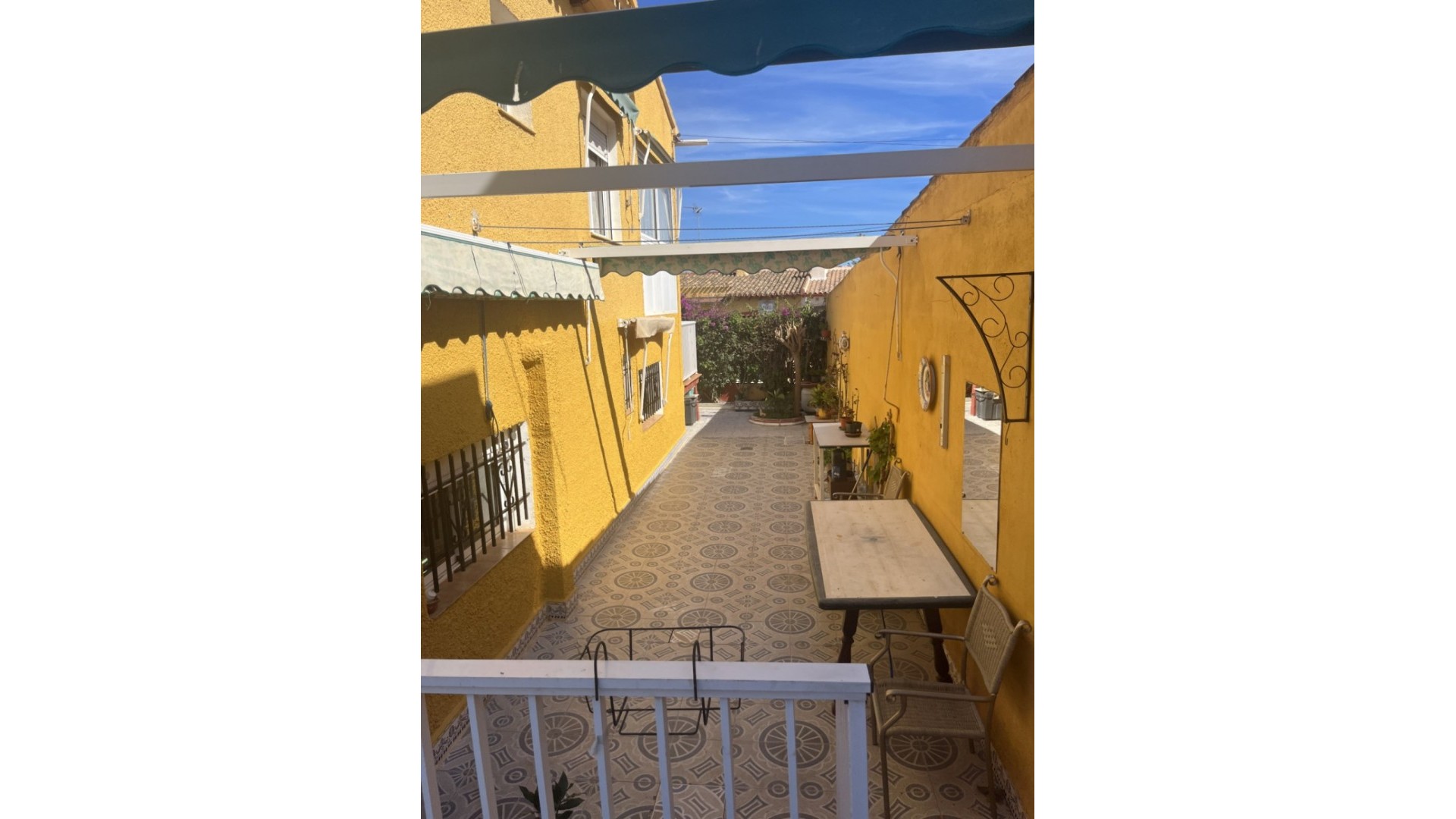 Återförsäljning - Fristående villa -
Punta Prima