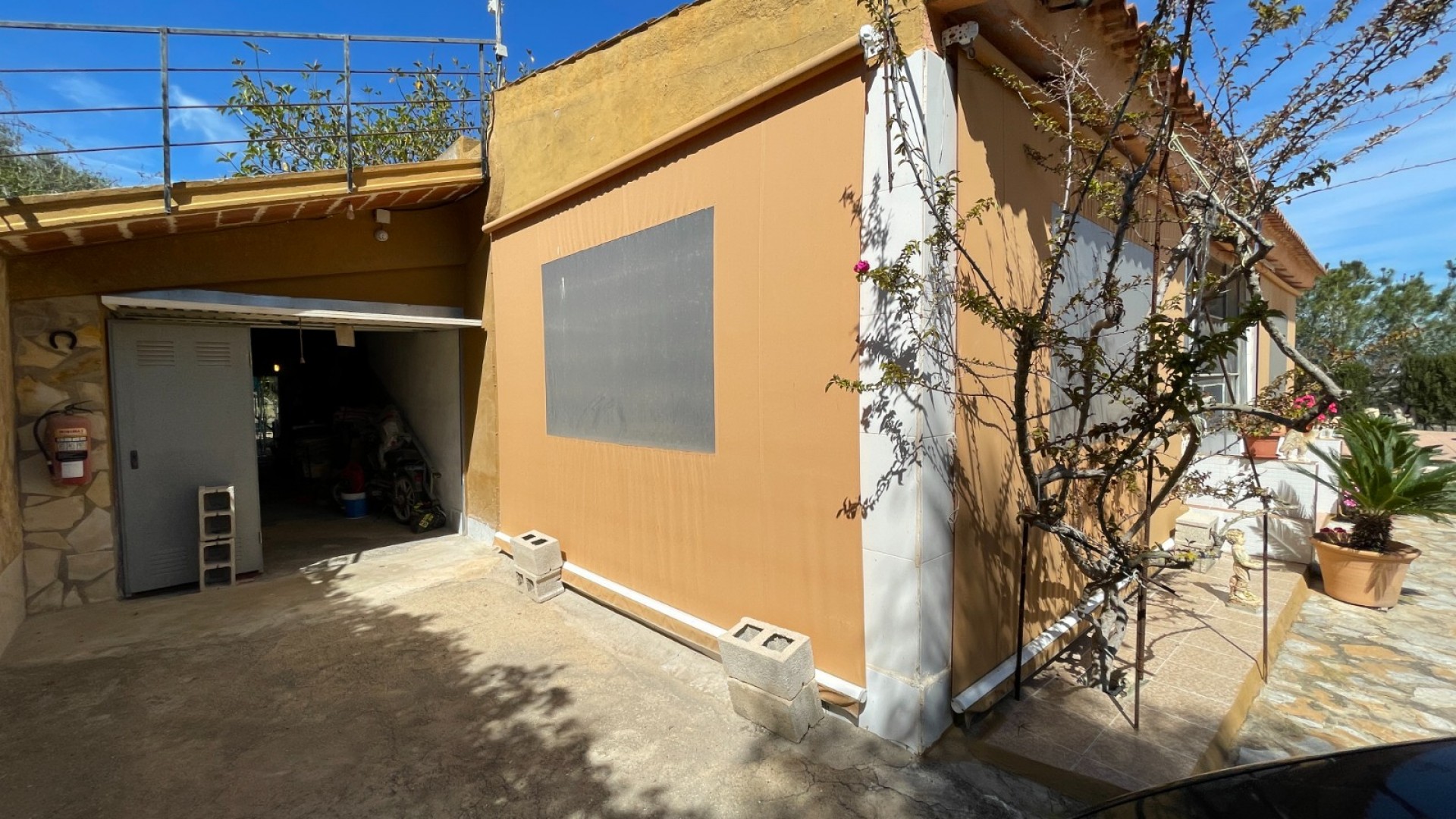 Återförsäljning - Fristående villa -
Rojales