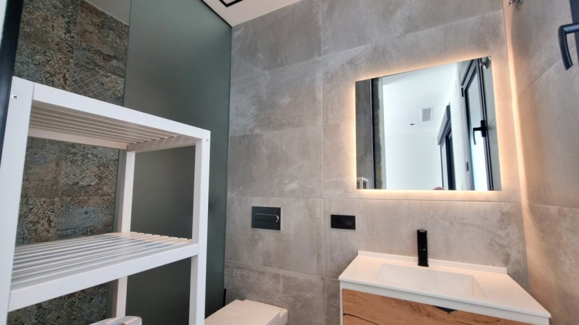 Återförsäljning - Fristående villa -
Rojales