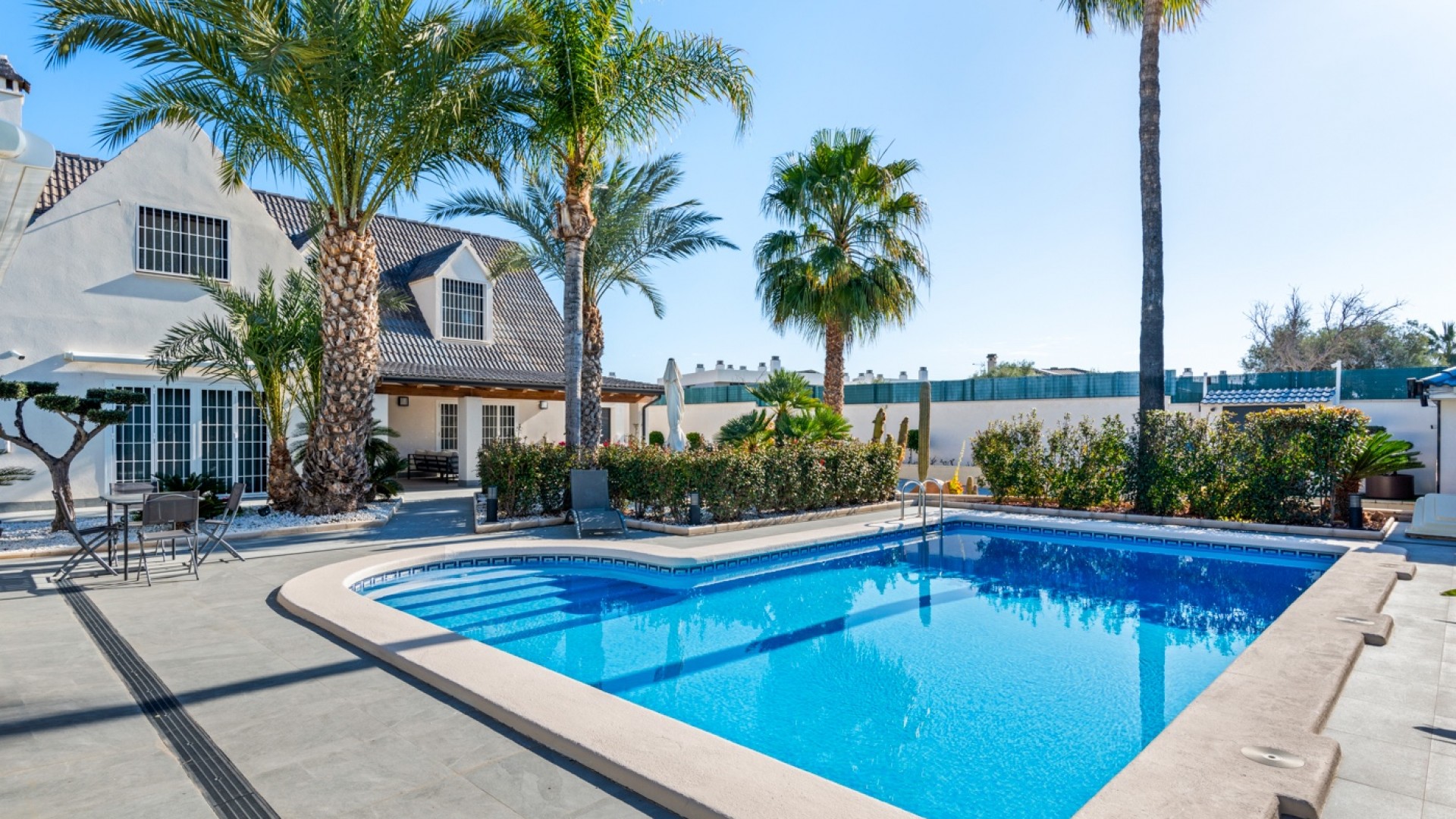 Återförsäljning - Fristående villa -
San Juan de Alicante - Frank Espinós