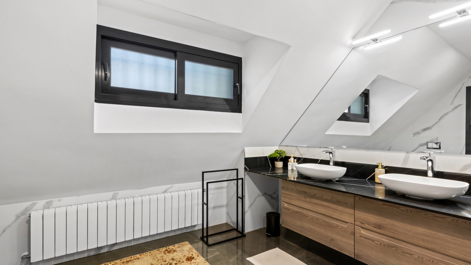 Återförsäljning - Fristående villa -
San Juan de Alicante - Frank Espinós