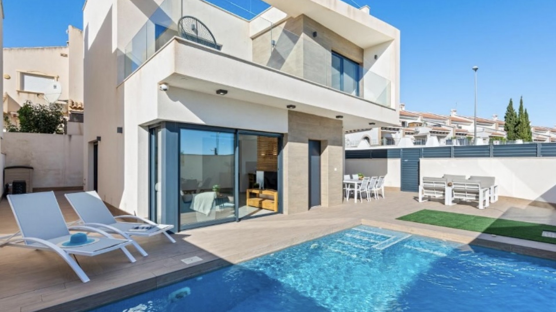 Återförsäljning - Fristående villa -
San Miguel de Salinas