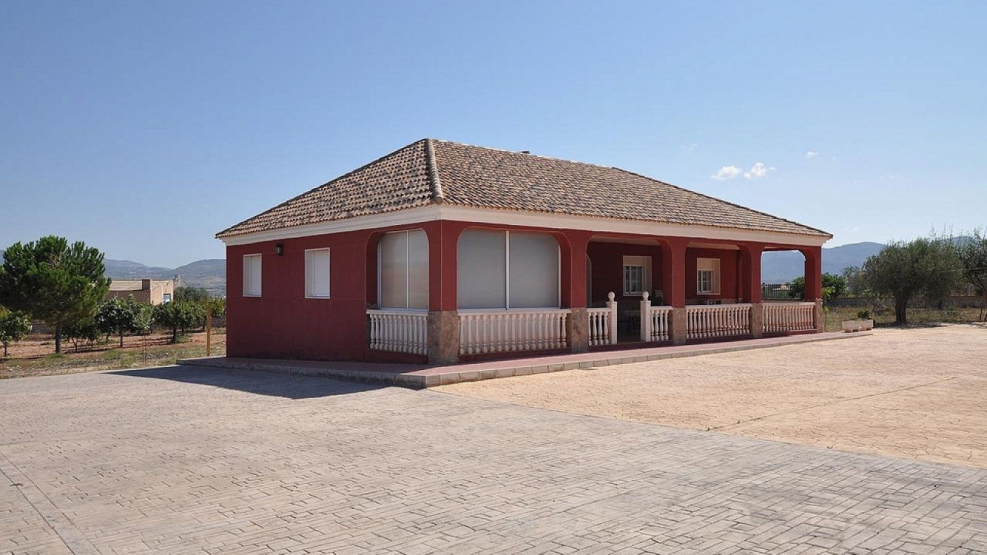 Återförsäljning - Fristående villa -
SAX