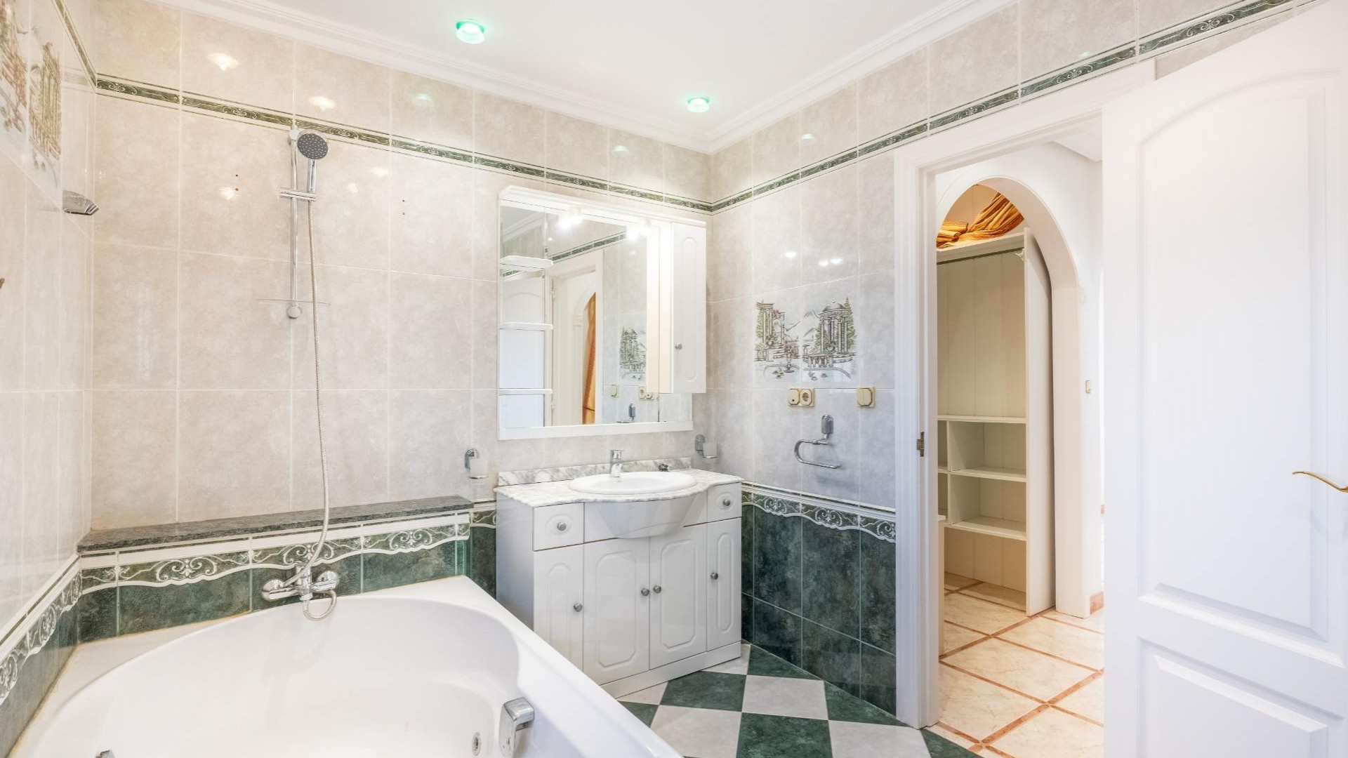 Återförsäljning - Fristående villa -
Torrevieja - El chaparral