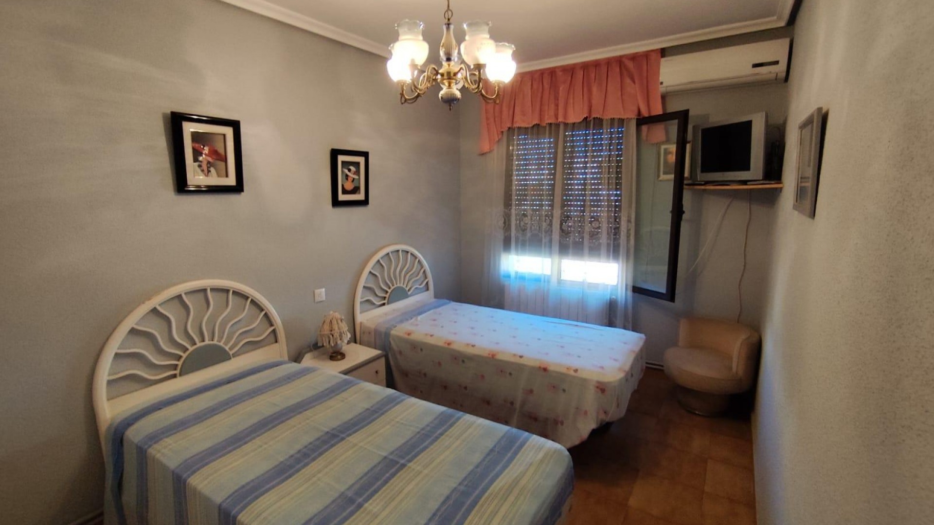 Återförsäljning - Fristående villa -
Torrevieja - Estacion de autobuses