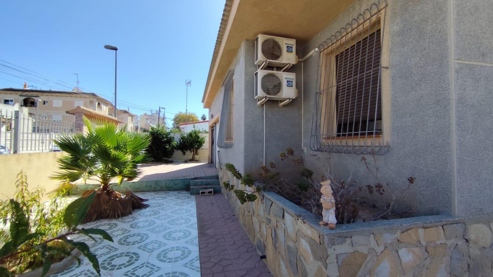 Återförsäljning - Fristående villa -
Torrevieja - Estacion de autobuses