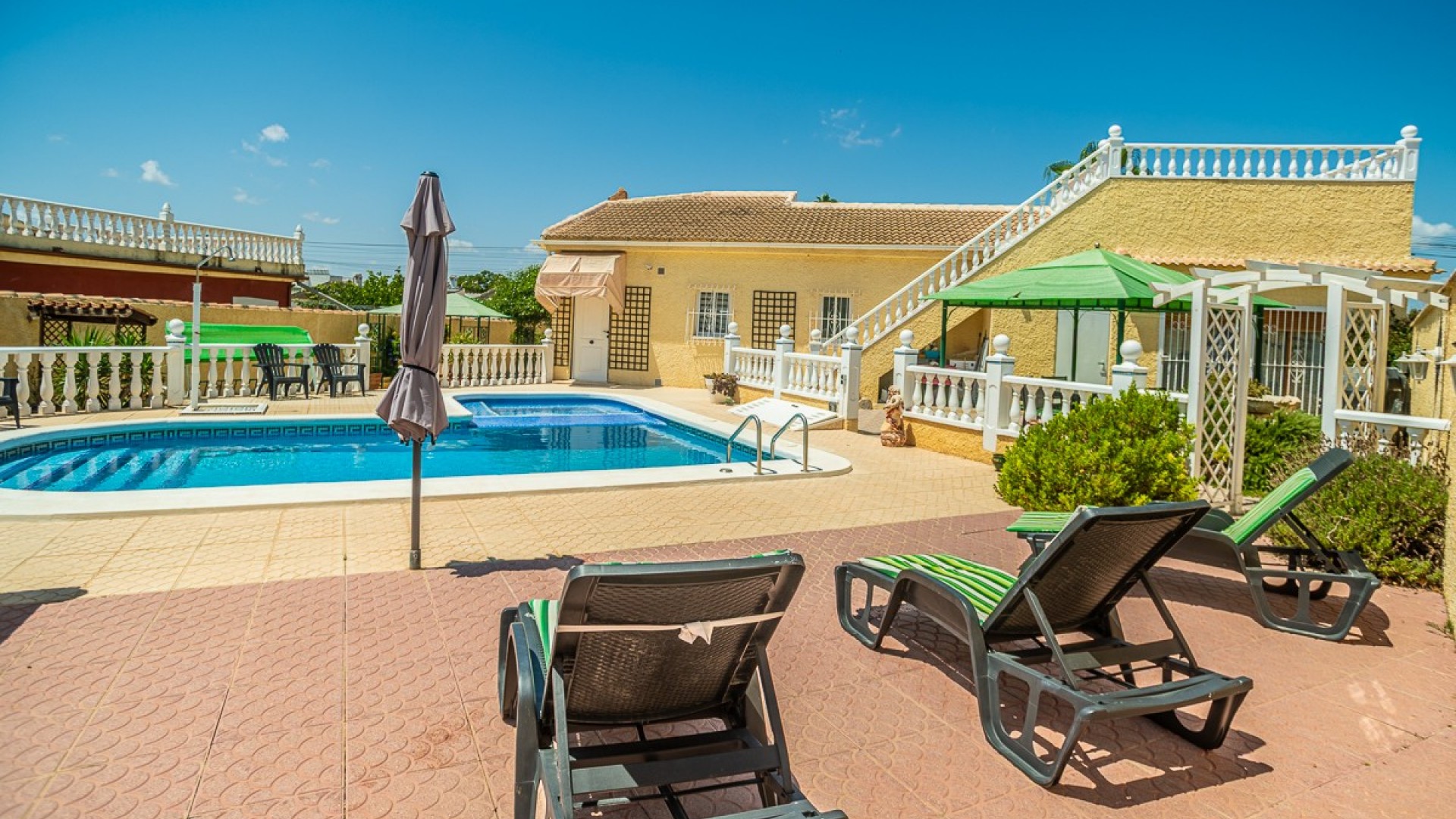 Återförsäljning - Fristående villa -
Torrevieja - La Siesta