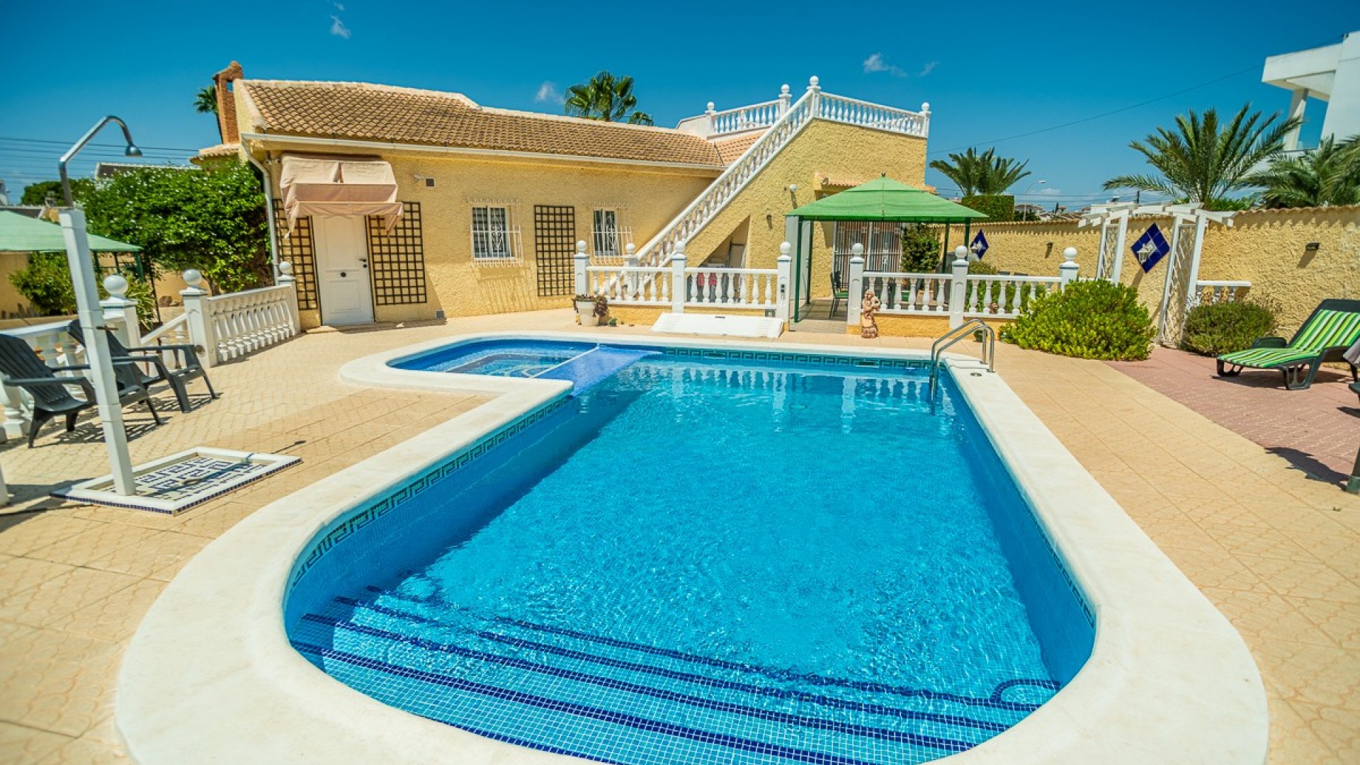 Återförsäljning - Fristående villa -
Torrevieja - La Siesta