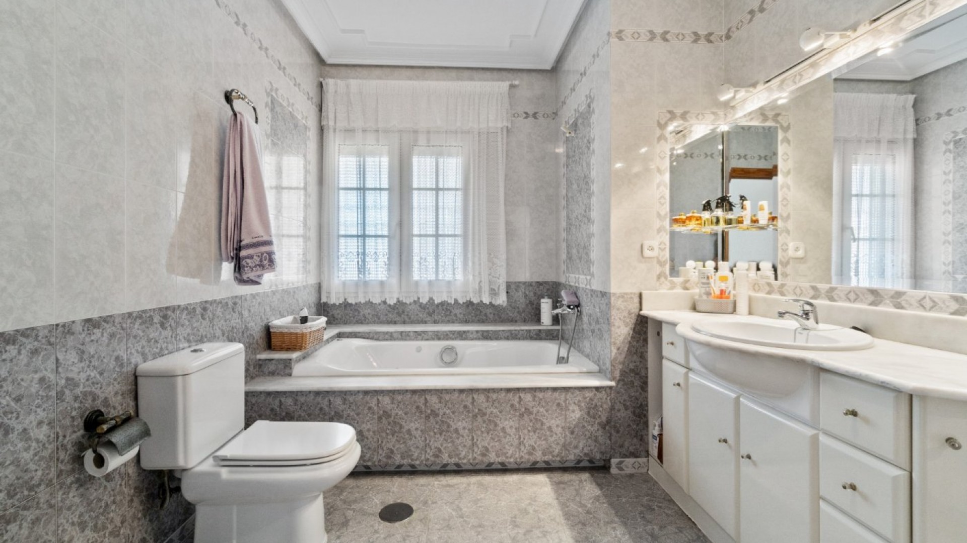 Återförsäljning - Fristående villa -
Torrevieja - La veleta