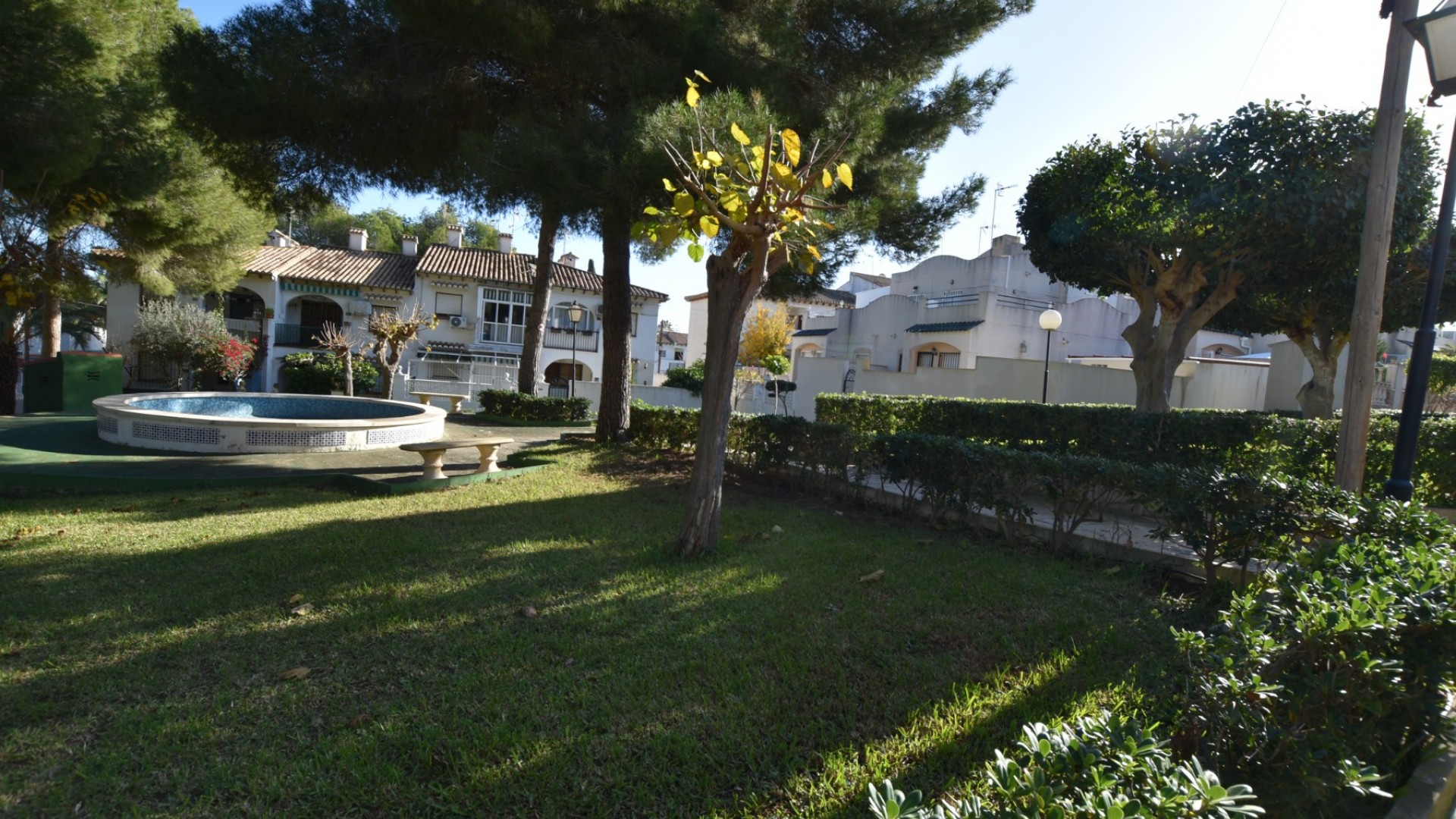 Återförsäljning - Fristående villa -
Torrevieja - Lago Jardín II