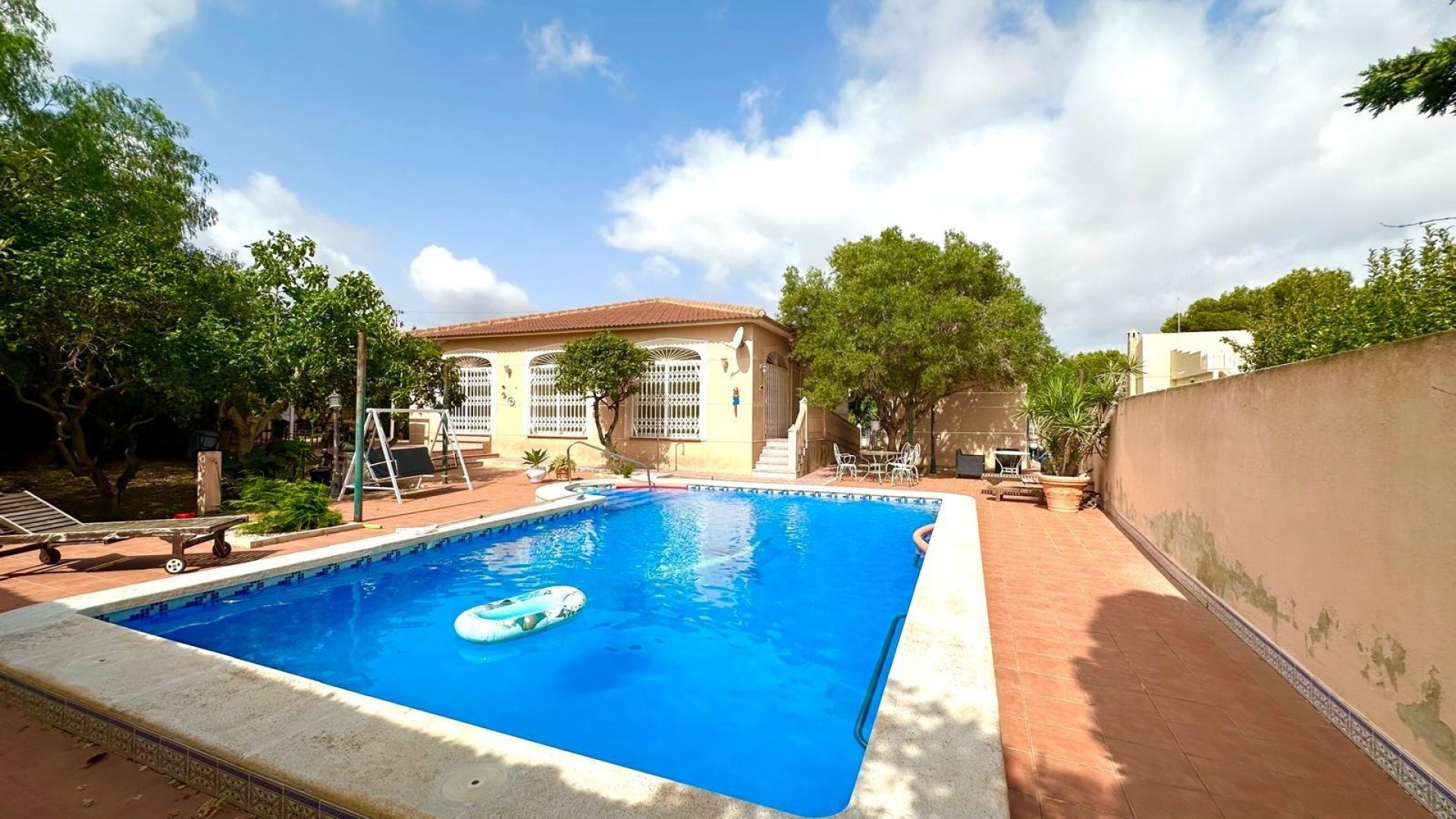 Återförsäljning - Fristående villa -
Torrevieja - Los Balcones - Los Altos del Edén