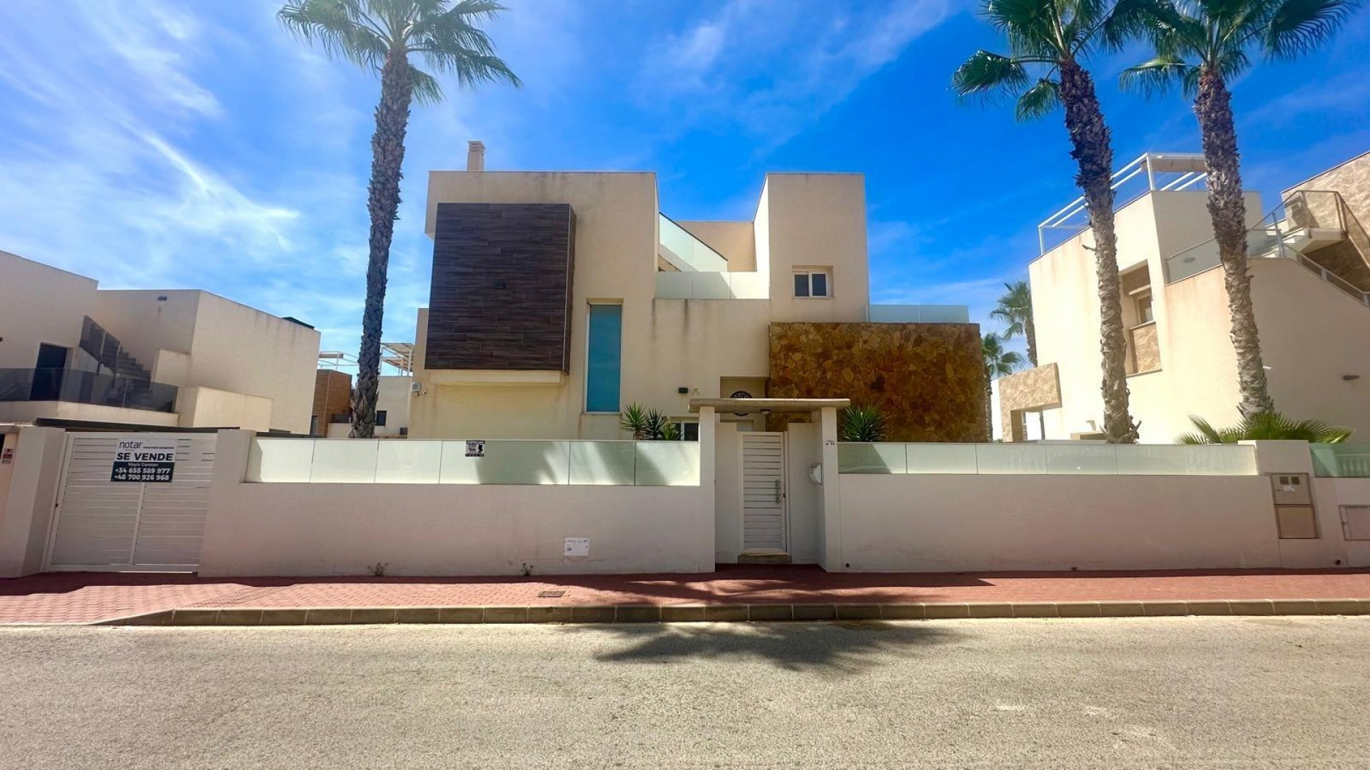 Återförsäljning - Fristående villa -
Torrevieja - Miramar - Torre del Moro