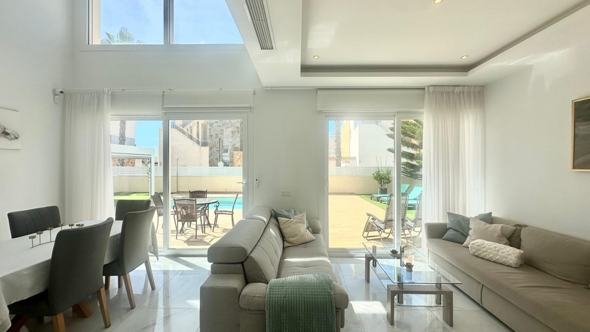 Återförsäljning - Fristående villa -
Torrevieja - Miramar - Torre del Moro