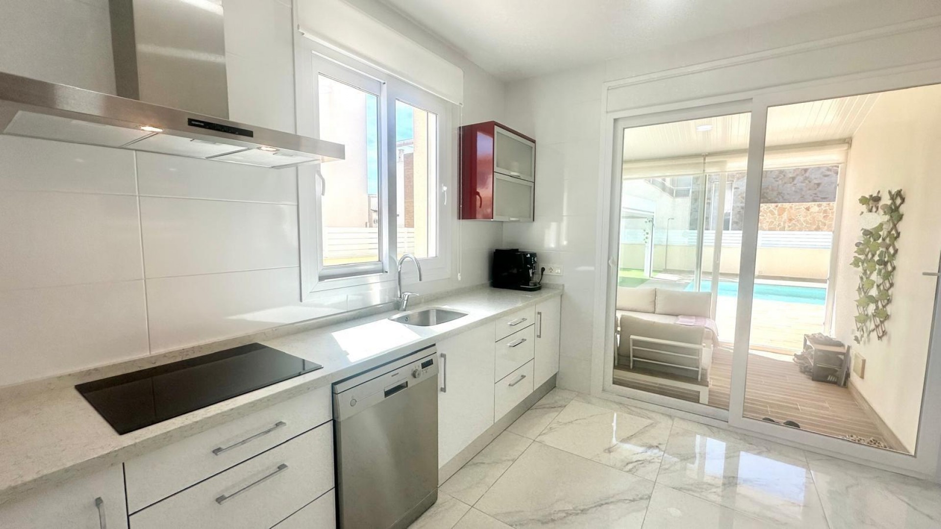 Återförsäljning - Fristående villa -
Torrevieja - Miramar - Torre del Moro