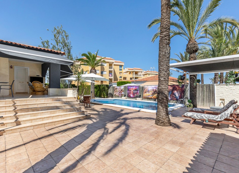 Återförsäljning - Fristående villa -
Torrevieja - Rocio del mar