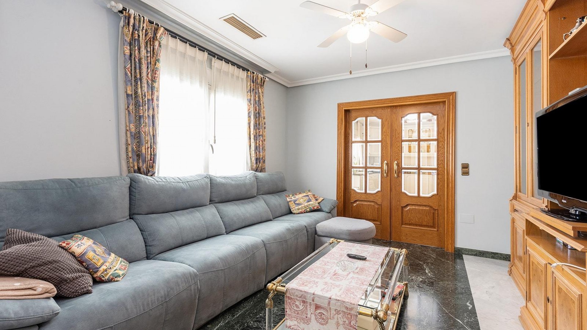 Återförsäljning - Fristående villa -
Torrevieja - Torreta florida