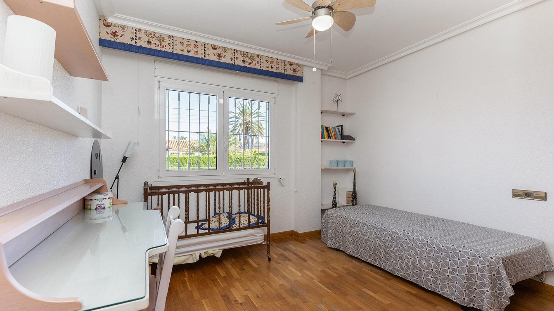 Återförsäljning - Fristående villa -
Torrevieja - Torreta florida