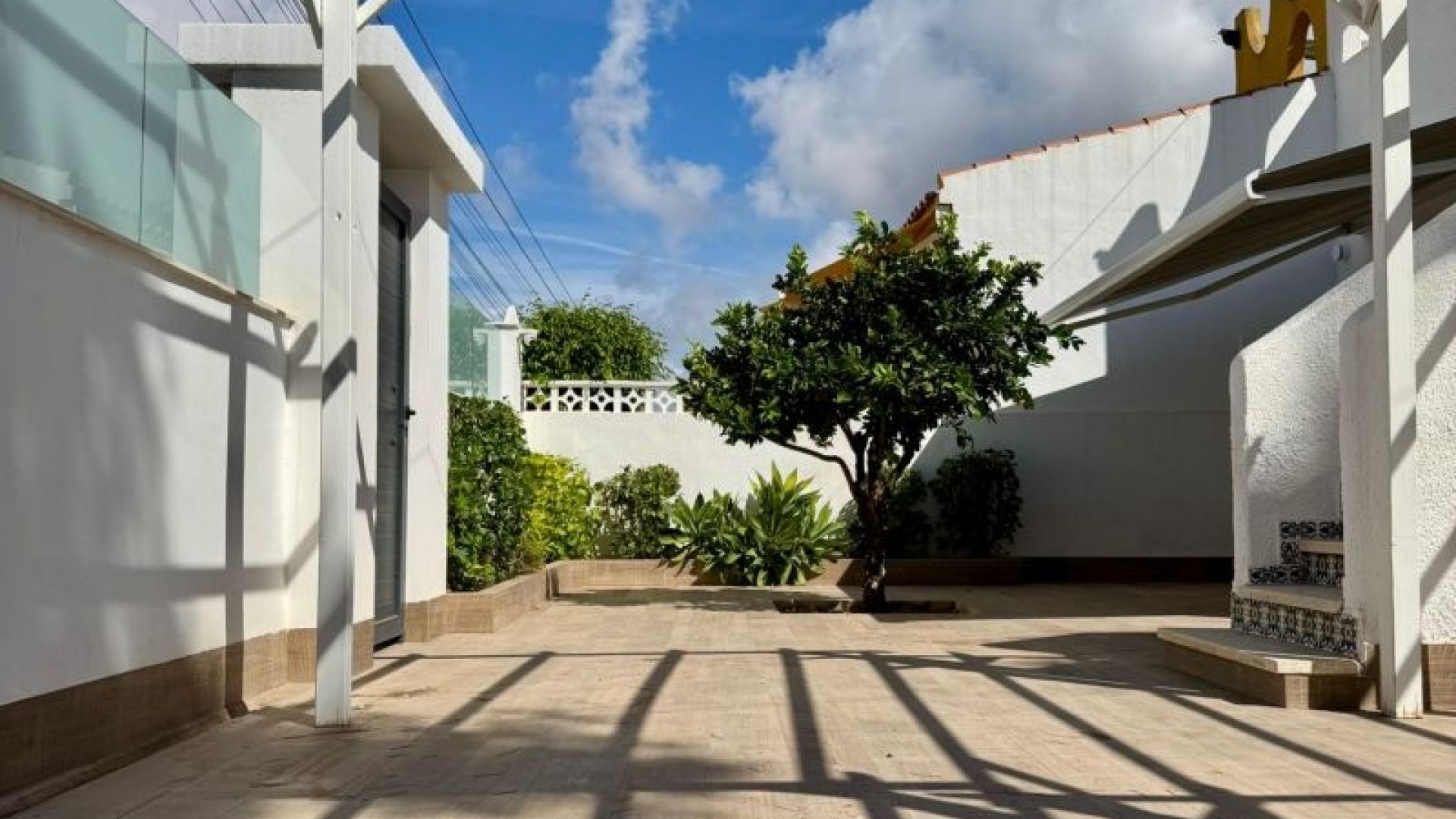 Återförsäljning - Fristående villa -
Torrevieja