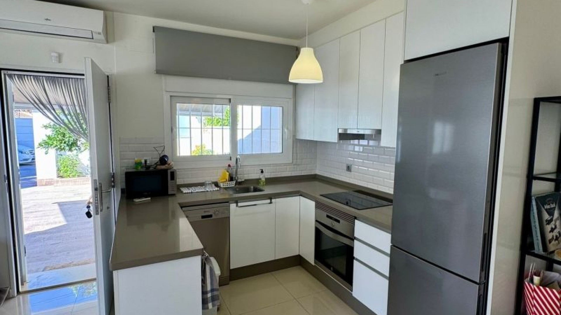 Återförsäljning - Fristående villa -
Torrevieja