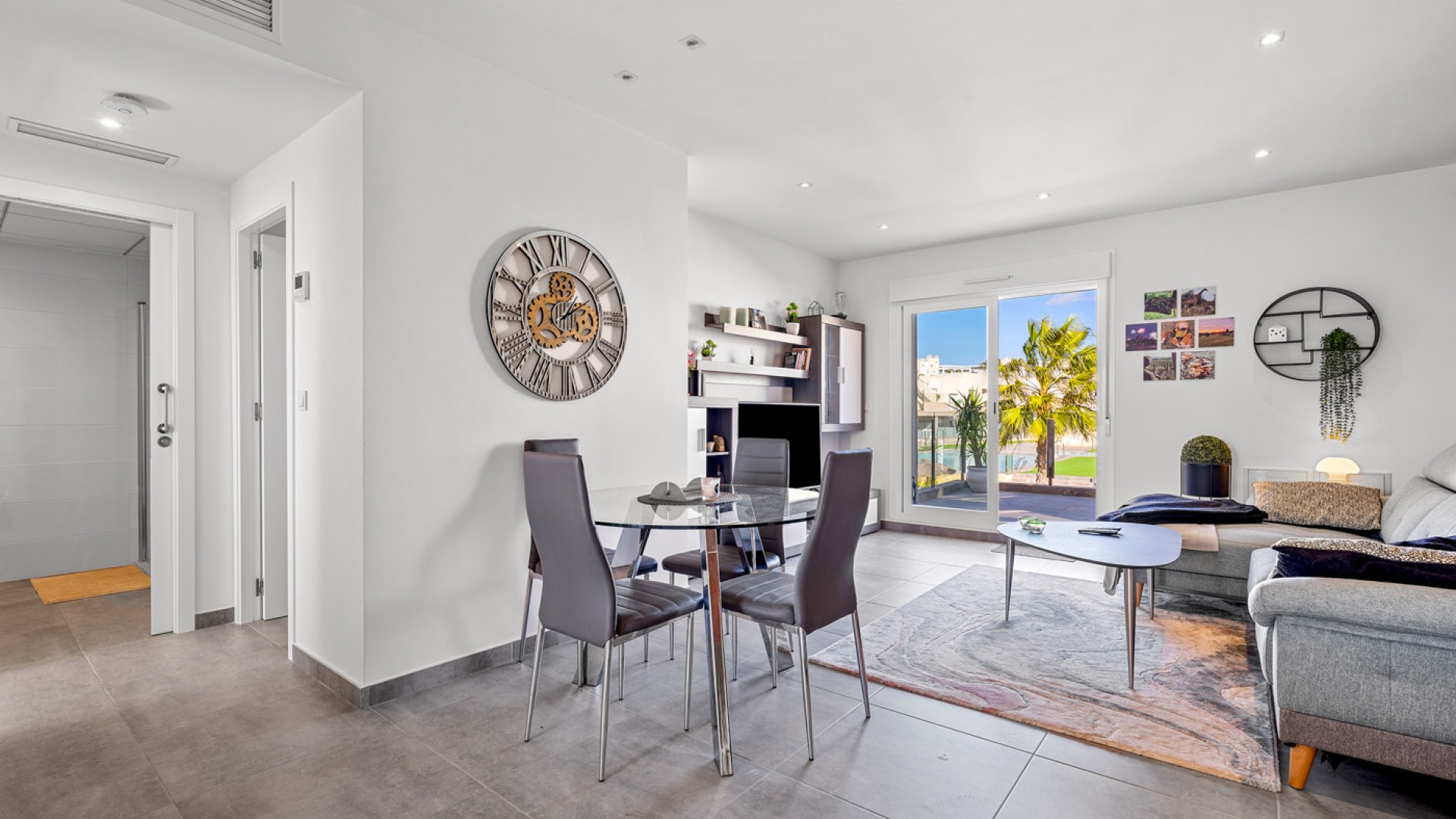 Återförsäljning - Fristående villa -
Torrevieja