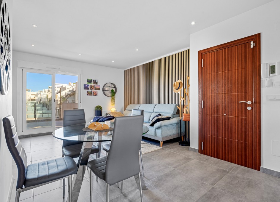 Återförsäljning - Fristående villa -
Torrevieja