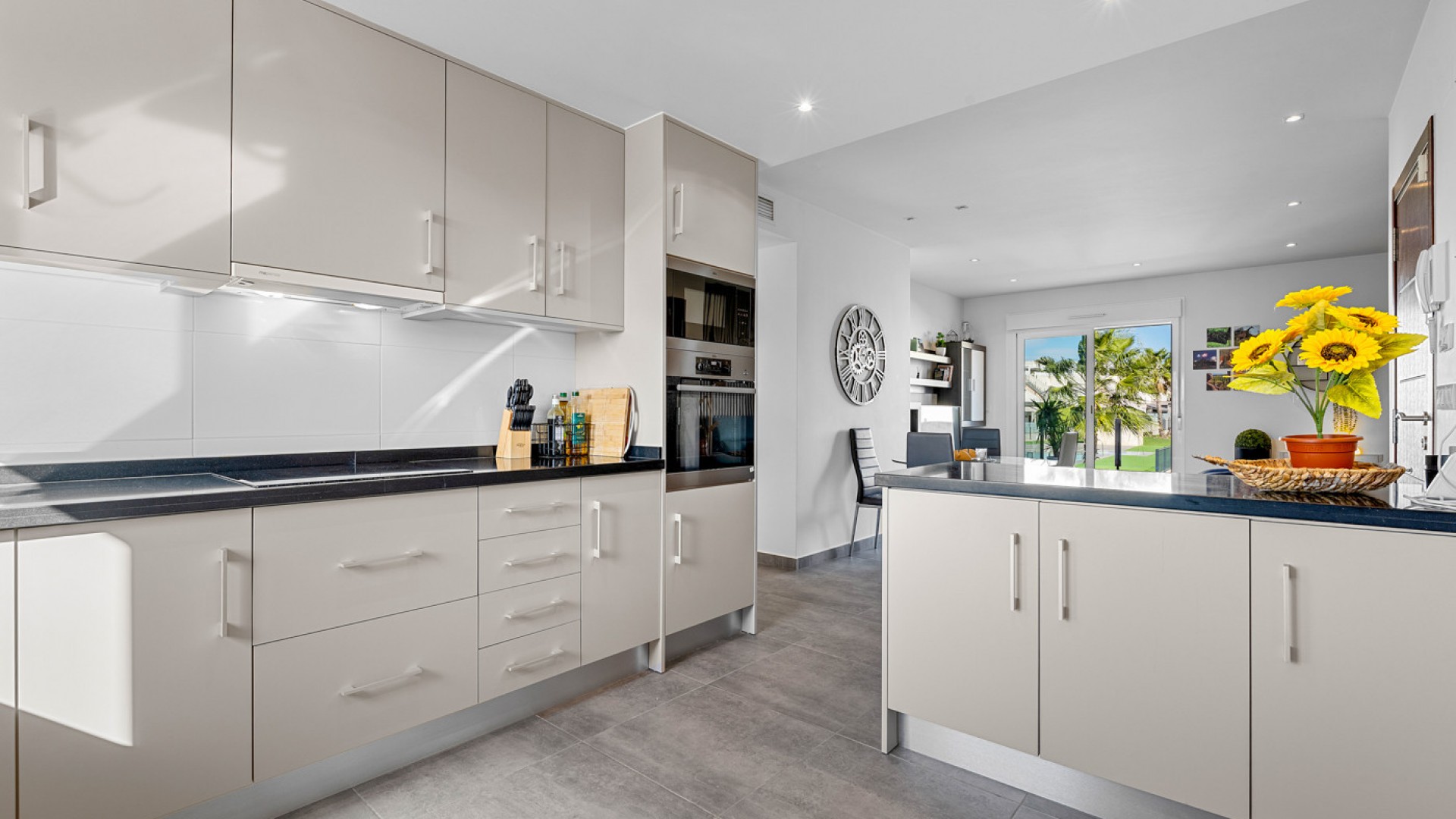 Återförsäljning - Fristående villa -
Torrevieja